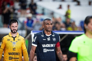 ge - CBF divulga análise do VAR em lance de expulsão do zagueiro Marllon, do Remo; veja