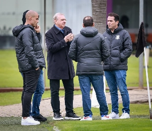 ge - Bastidores: Corinthians tem dia de sondagens, recusas e indefinição sobre novo técnico