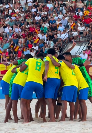 ge - Brasil vence Espanha com gol de Gym e termina Mundialito de Beach Soccer em segundo lugar