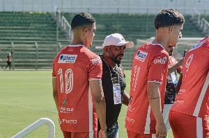 ge - Reginaldo celebra bom início na Bezinha, mas cobra melhora do União na definição das jogadas