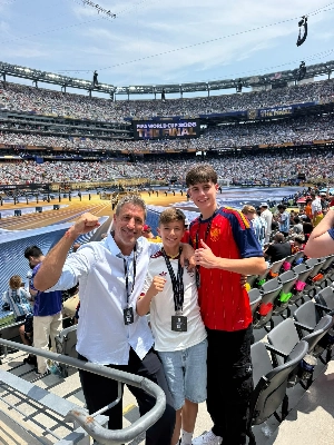 ge - Campeão mundial com a Espanha resolve problemas com visto e assiste à final da Copa no estádio