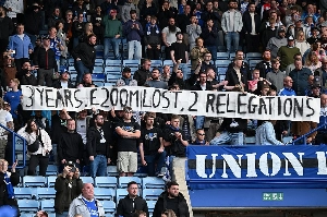 ge - Uma década após título histórico, Leicester vive crise e luta contra queda para terceira divisão inglesa