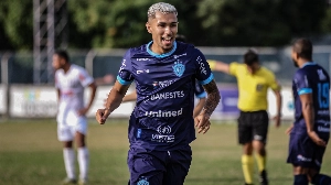 ge - Carlinhos deixa Rio Branco-ES e retorna ao Vitória-ES para a sequência da temporada