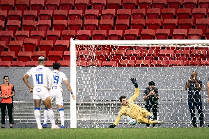 ge - Destaque em amistoso do Grêmio, Grando elogia Weverton e avalia disputa: 