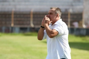 ge - Sem vencer na A4, Araçatuba anuncia a demissão do técnico José Oliveira