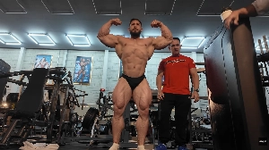 ge - Ramon Dino: veja a evolução do físico do campeão do Mr. Olympia em 2025