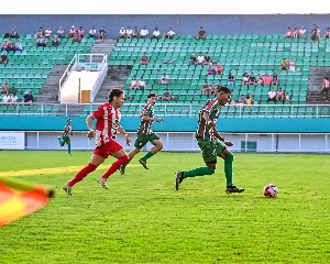 ge - Pedro Balú vê Santa Cruz-AC superior na ida da final do Acreano Sub-20, mas ineficaz no ataque
