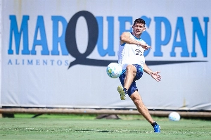 ge - Kannemann se naturaliza brasileiro, e Grêmio passa a ter 10 estrangeiros no elenco