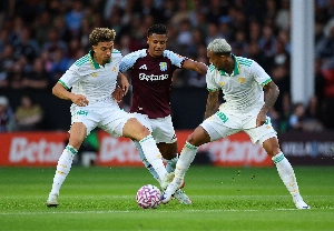 ge - Com Wesley titular, Roma é goleado pelo Aston Villa em amistoso